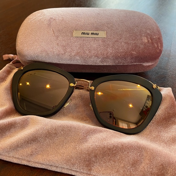 Sunglasses - Picture 2 of 7